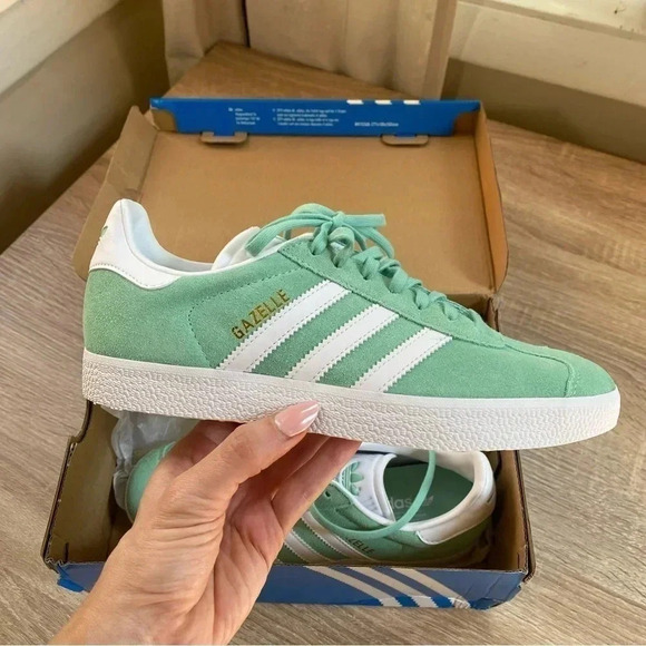 New Adidas Gazelle Sneakers Shoes Women Mint Green White Gold Metallic
